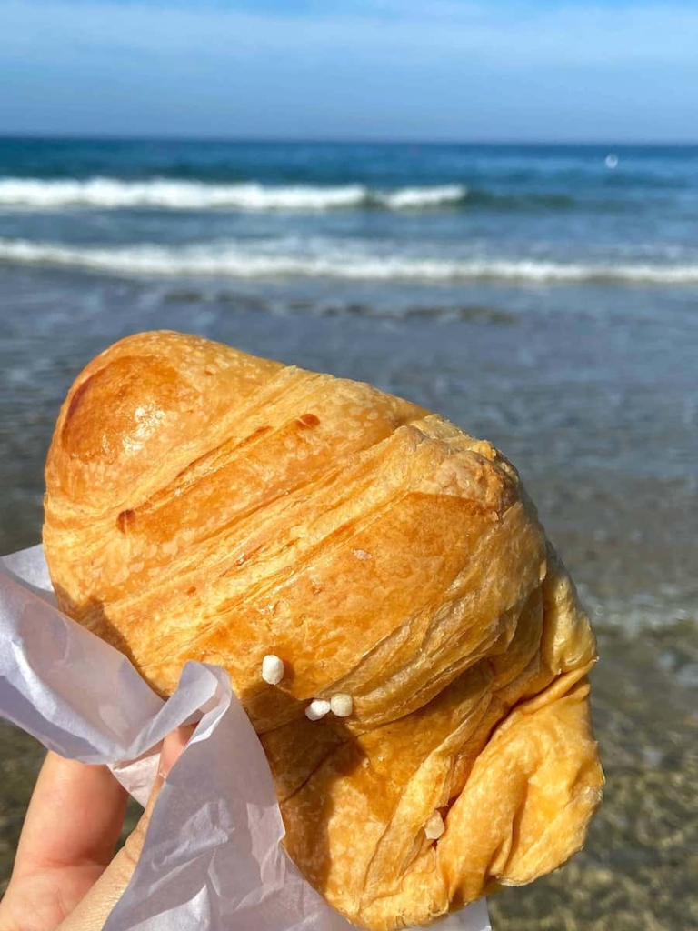 cream and black cherry croissant for Naples street food